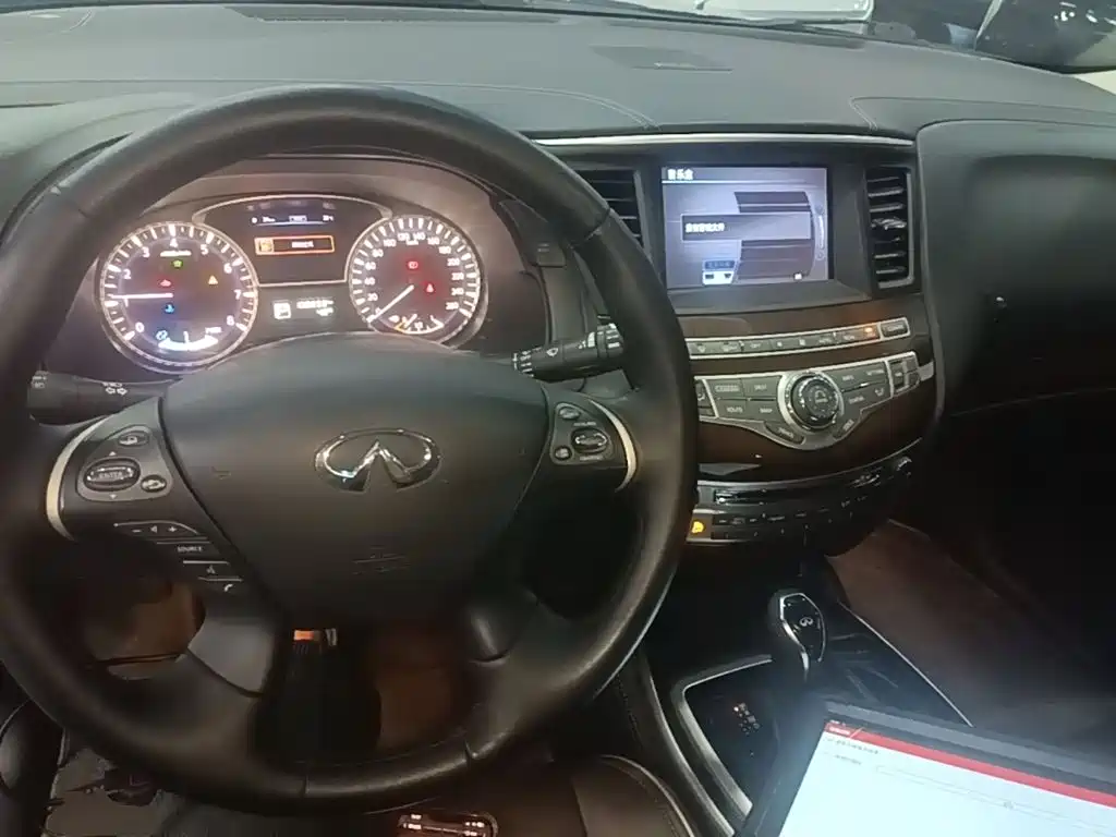 Photo 10 - Infiniti QX60 (Import)