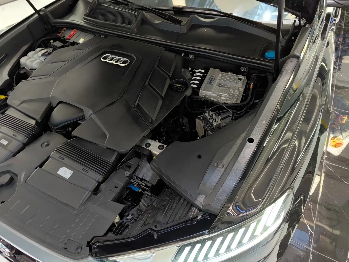 Audi Q8 2022 55 TFSI Luxury Dynamic фото 36