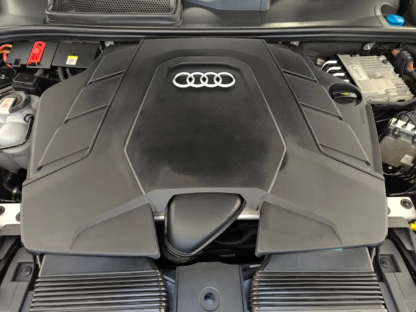 Audi Q8 2022 55 TFSI Luxury Dynamic фото 35