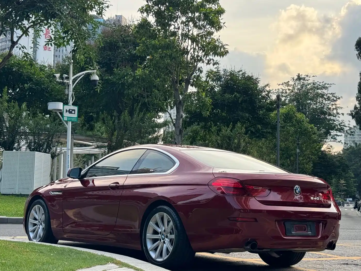 BMW 6 Series 2012 640i Coupe фото 14