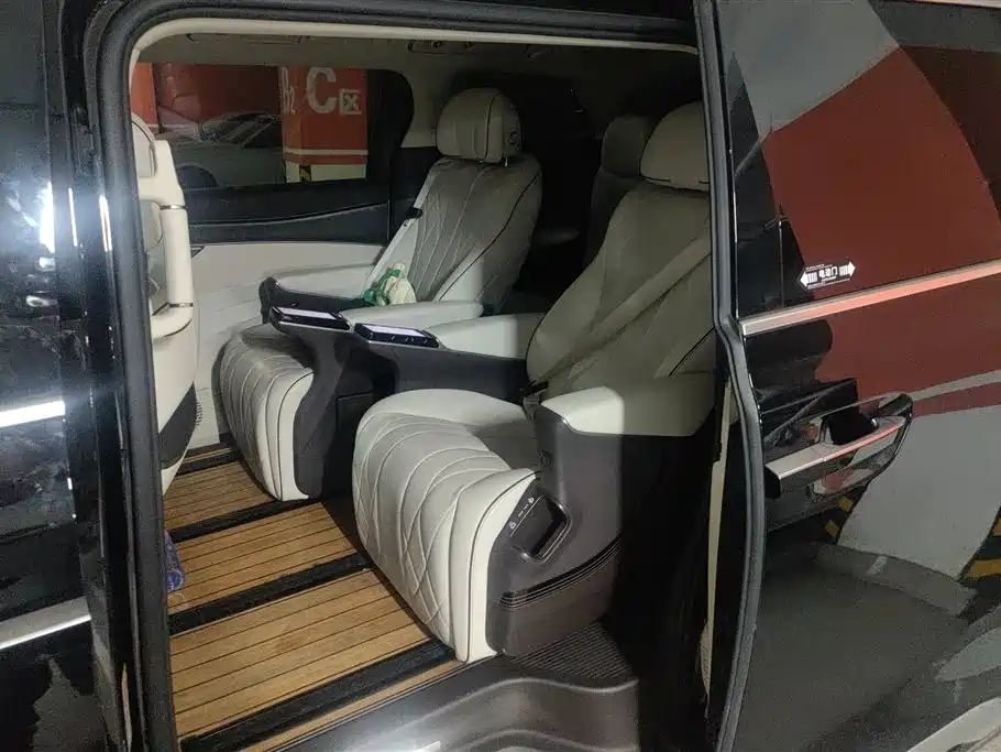 Denza D9 2024 DM-i 1050 Premium фото 11
