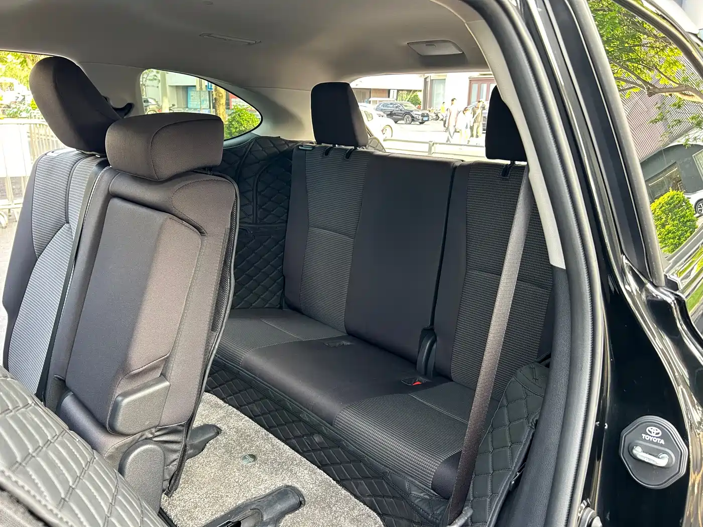 Toyota Highlander 2024 2.5L Smart Hybrid 4WD Elite 7-seater фото 13