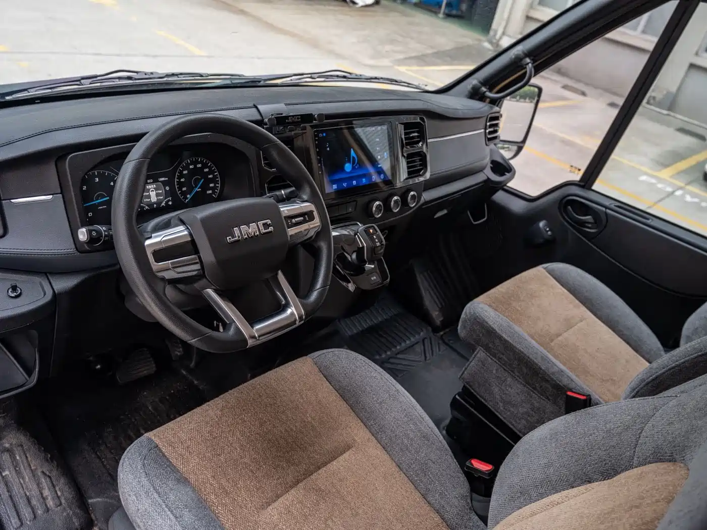 Jiangling JMC Fushun 2024 Commercial Operation Modified Vehicle 2.0T Auto Business Comfort 10-Seater фото 9
