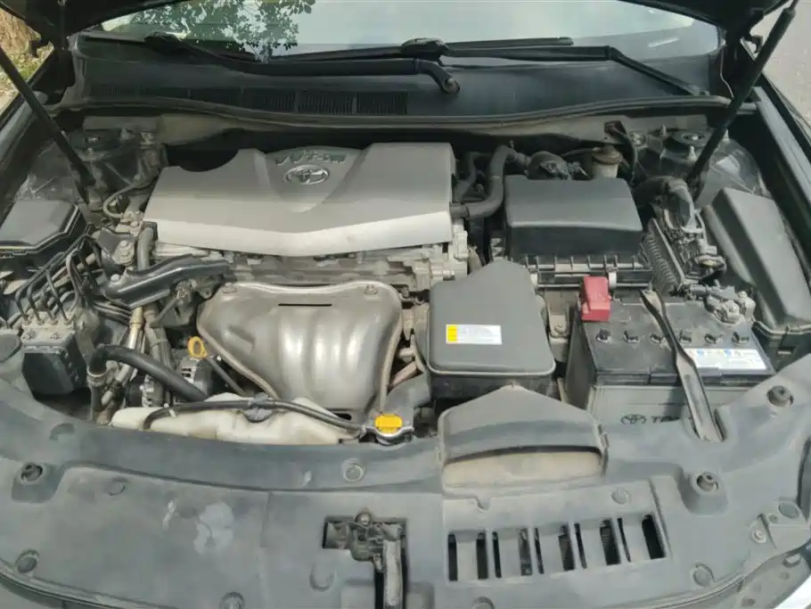 Toyota Camry 2015 2.0G Leading Edition фото 10