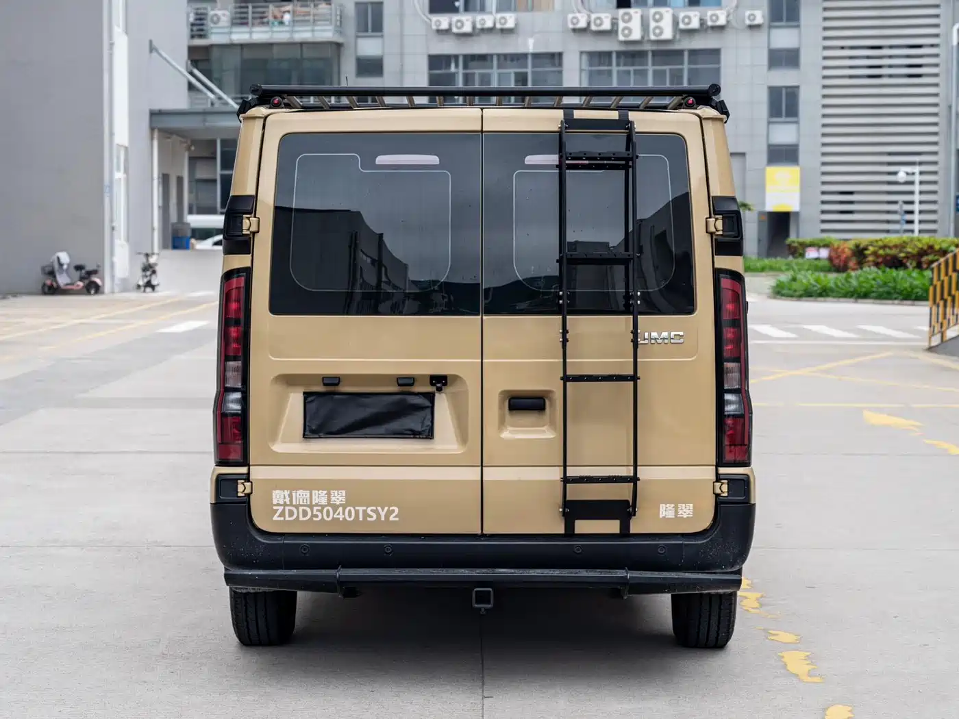 Jiangling JMC Fushun 2024 Commercial Operation Modified Vehicle 2.0T Auto Business Comfort 10-Seater фото 5