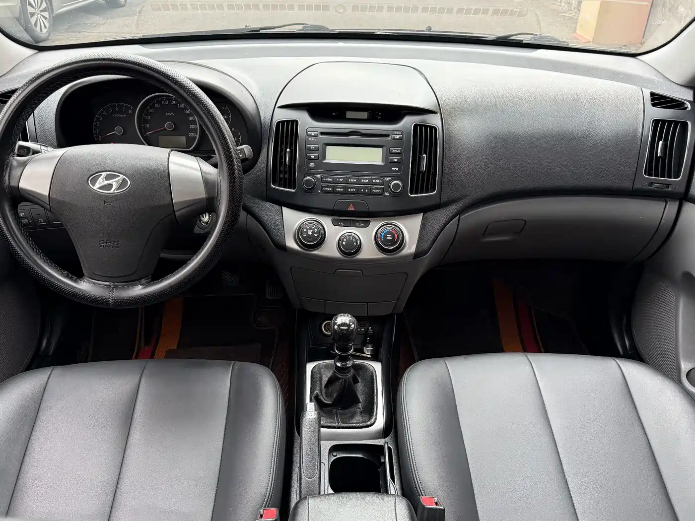 Hyundai Elantra 2011 1.6L Manual Luxury фото 14