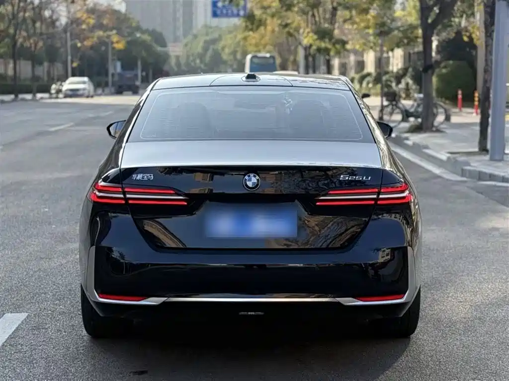 BMW 5 Series 2024 525Li Luxury Package фото 23