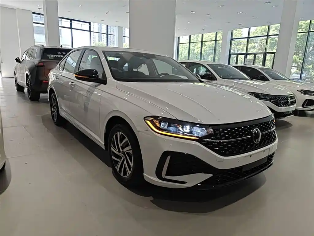 Volkswagen Lavida 2024 Model 300TSI DSG Starlight Leading Edition фото 4