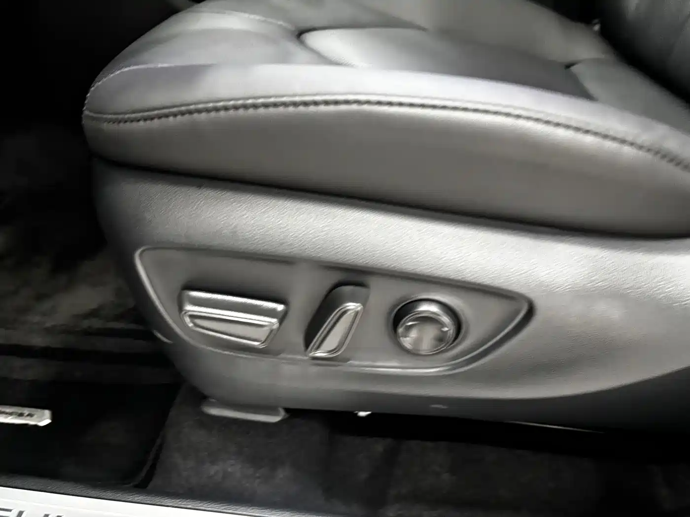 Toyota Highlander 2024 380T AWD Premium 7-Seater фото 12