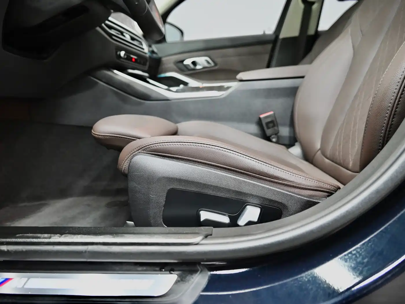 BMW 3 Series 2023 325Li M Sport Package фото 15