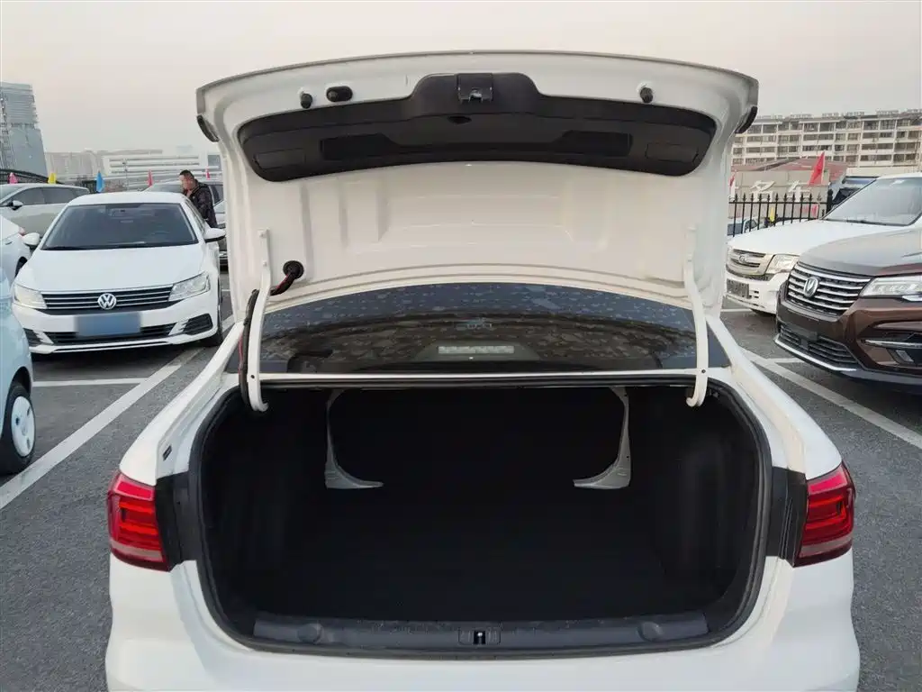 Volkswagen Lavida 2019 Lavida Start 1.5L Auto Trend (China VI) фото 9