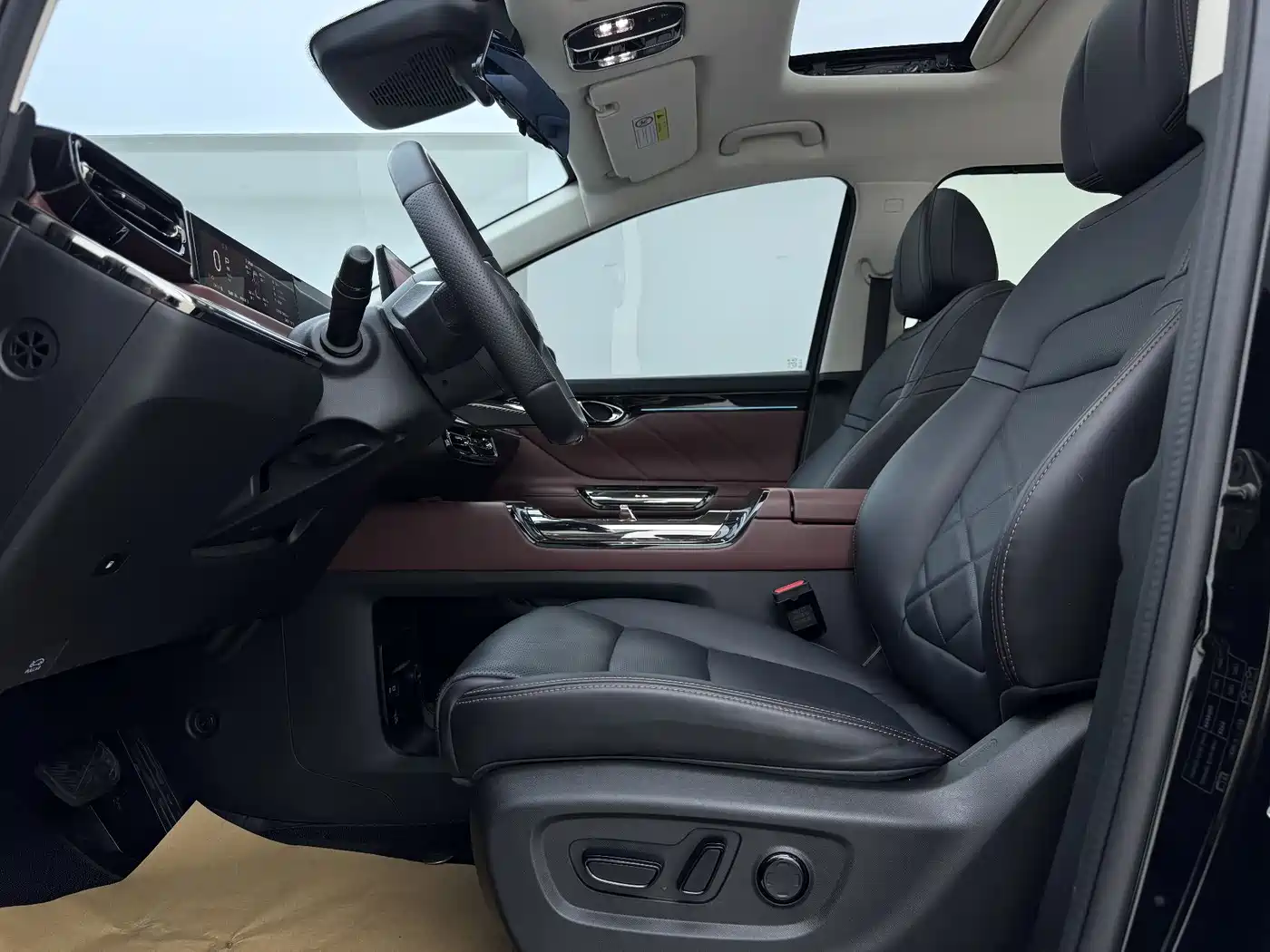 GAC Trumpchi Trumpchi E8 NEV 2024 Model 150km MAX+ фото 5