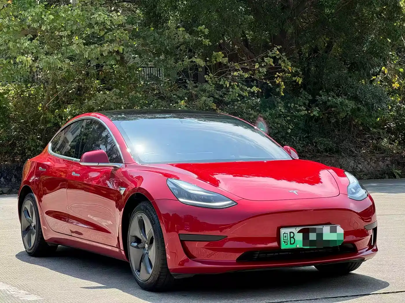 TESLA MODEL 3