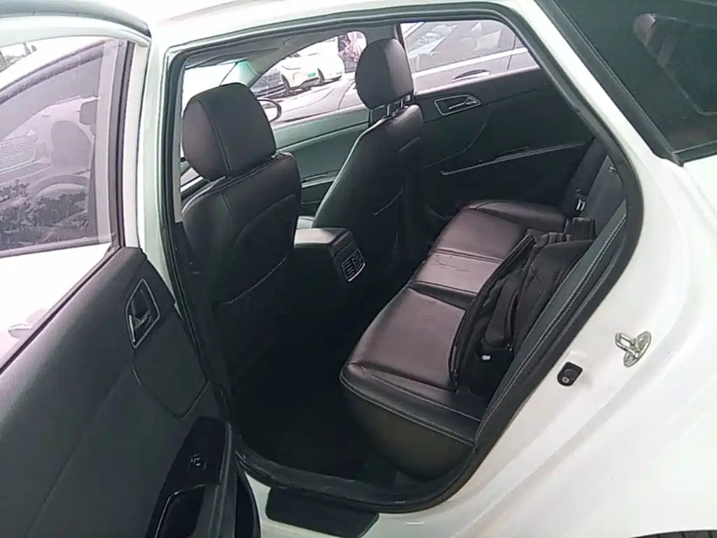 صورة 13 - Hyundai Mistra