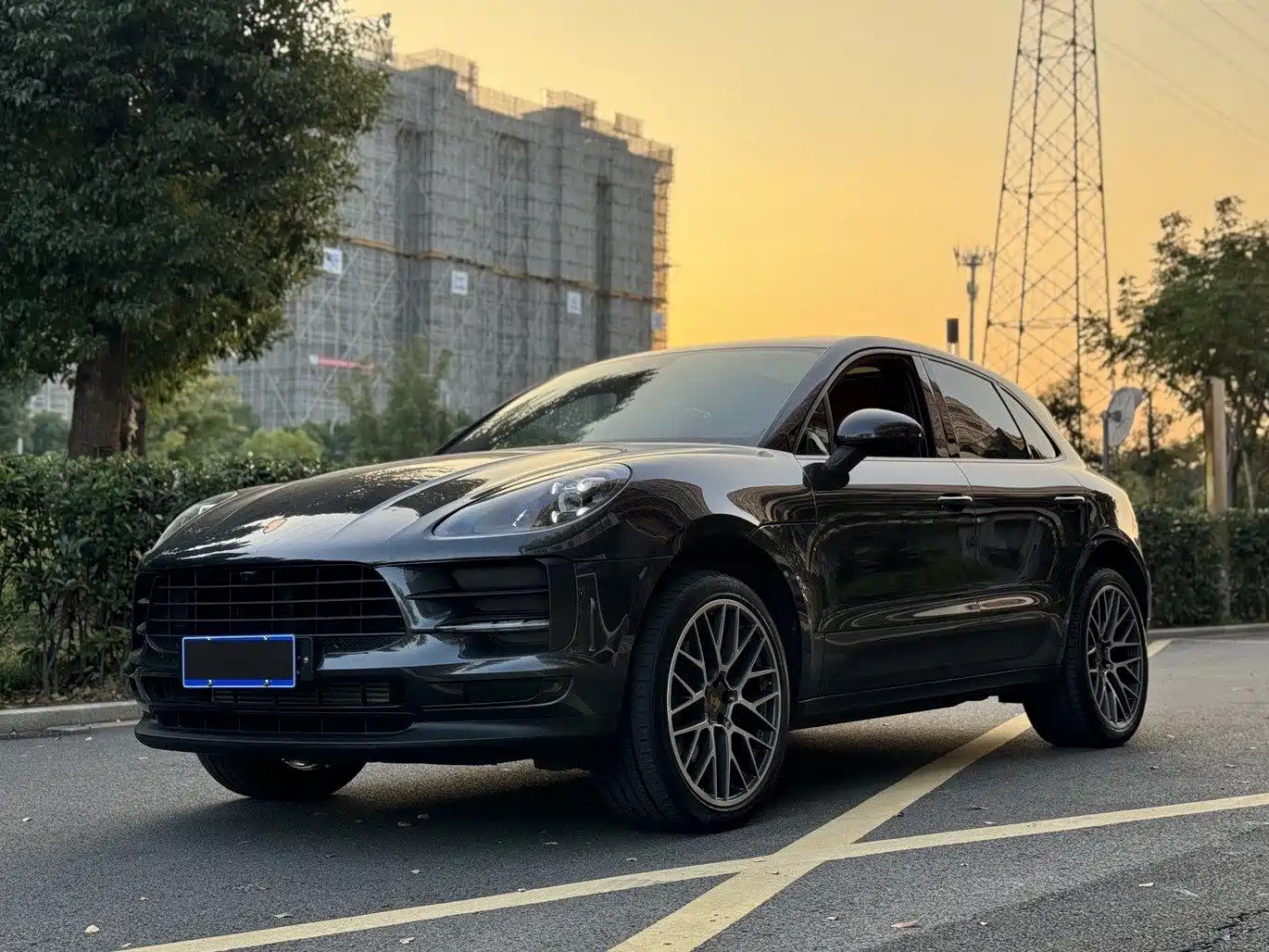 PORSCHE MACAN
