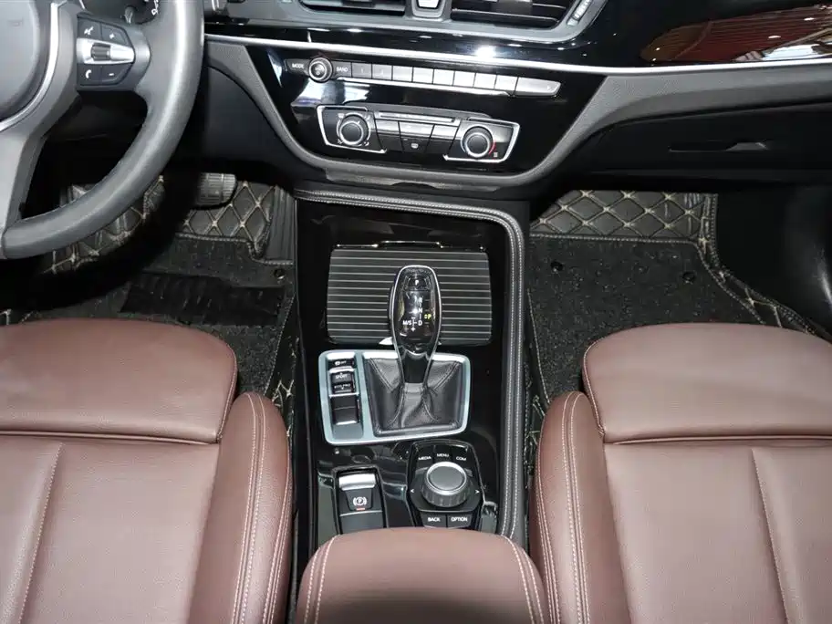 BMW 1 Series 2020 Model 120i M Sport Package фото 14