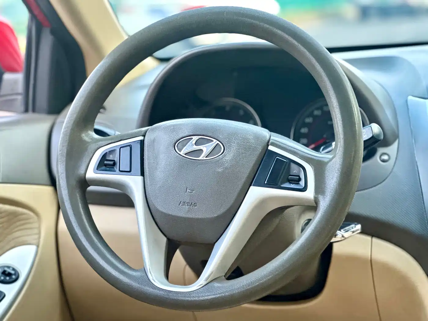 Hyundai Verna 2010 Sedan 1.4L Automatic Fashion GT фото 40