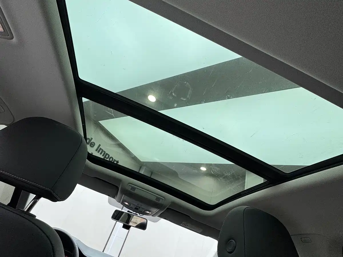 VOLKSWAGEN T ROC EXPLORING SONGS