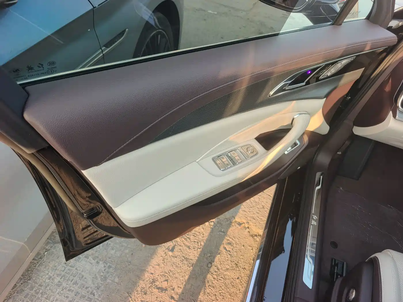 Фото 6 - Hongqi H5