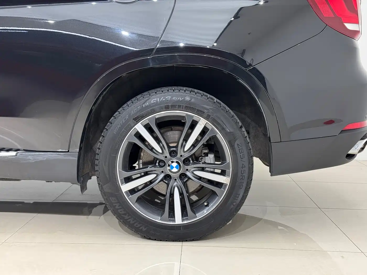 BMW X5 (Import) 2018 xDrive35i Elegant Model фото 9