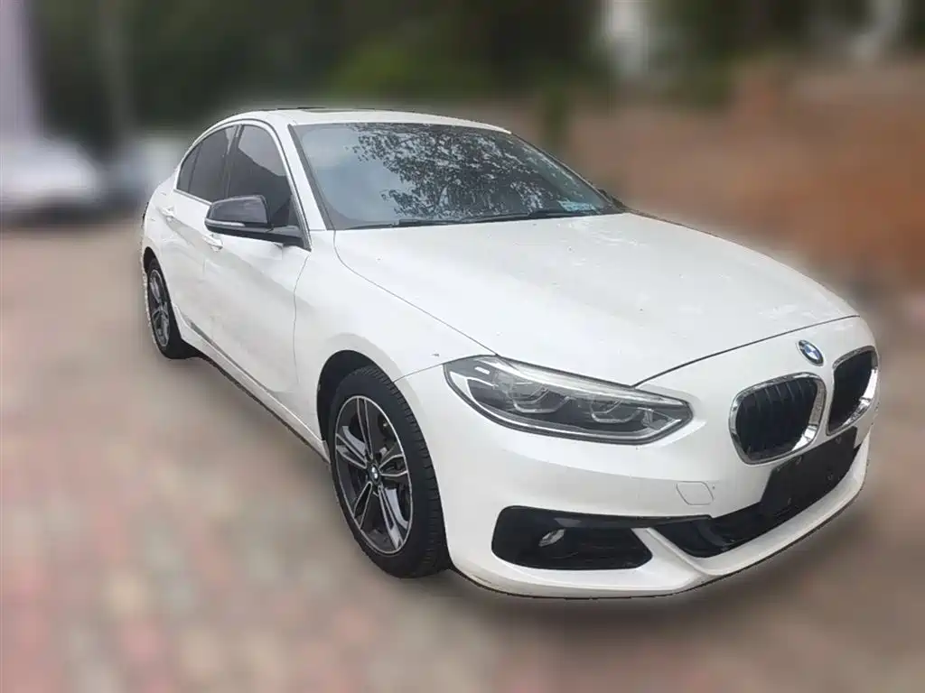 BMW 1 Series 2018 Facelift 118i Sport фото 7