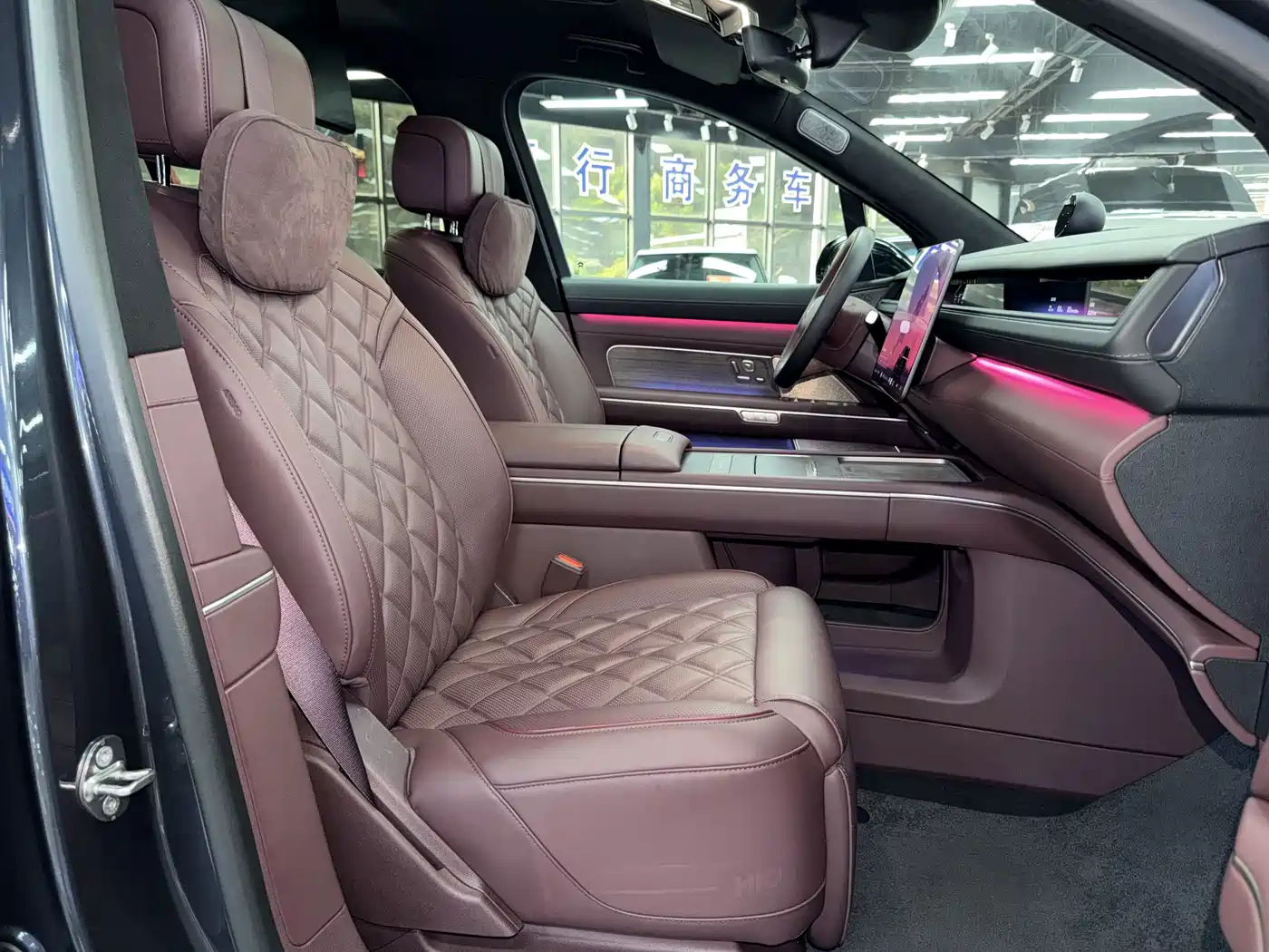 NIO ES8 2025 2025 Base Model 7-Seater
