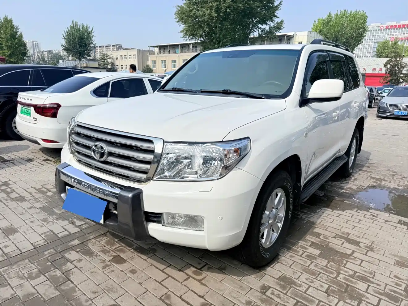 Photo 1 - Toyota Land Cruiser (Import)