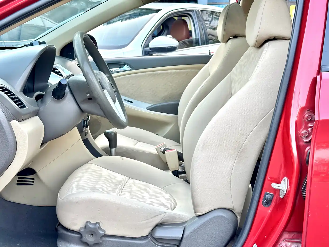 Hyundai Verna 2010 Sedan 1.4L Automatic Fashion GT фото 21