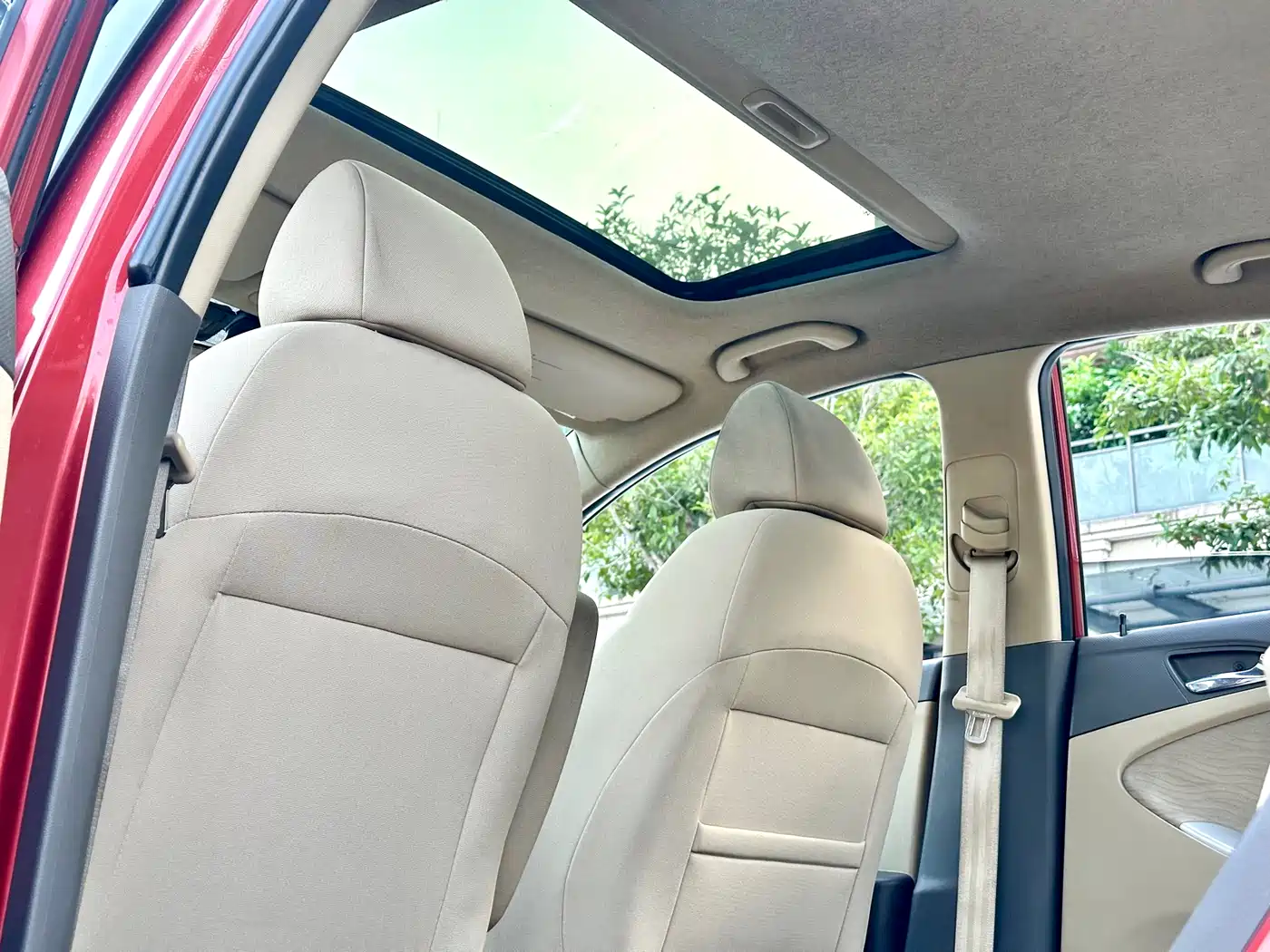 Hyundai Verna 2010 Sedan 1.4L Automatic Fashion GT фото 31