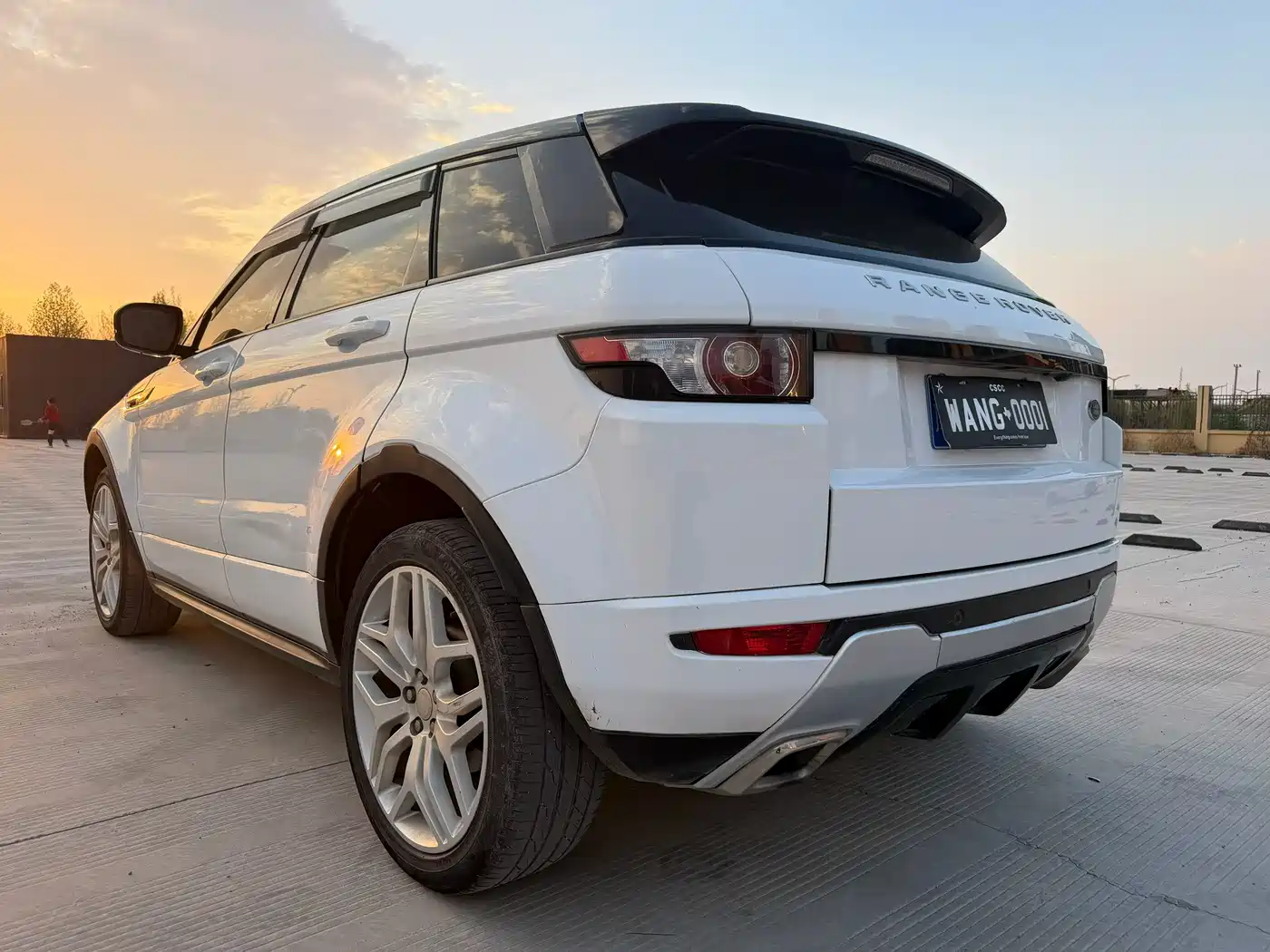 Land Rover Range Rover Evoque (Import) 2012 2.0T 5-door Premium Edition фото 9