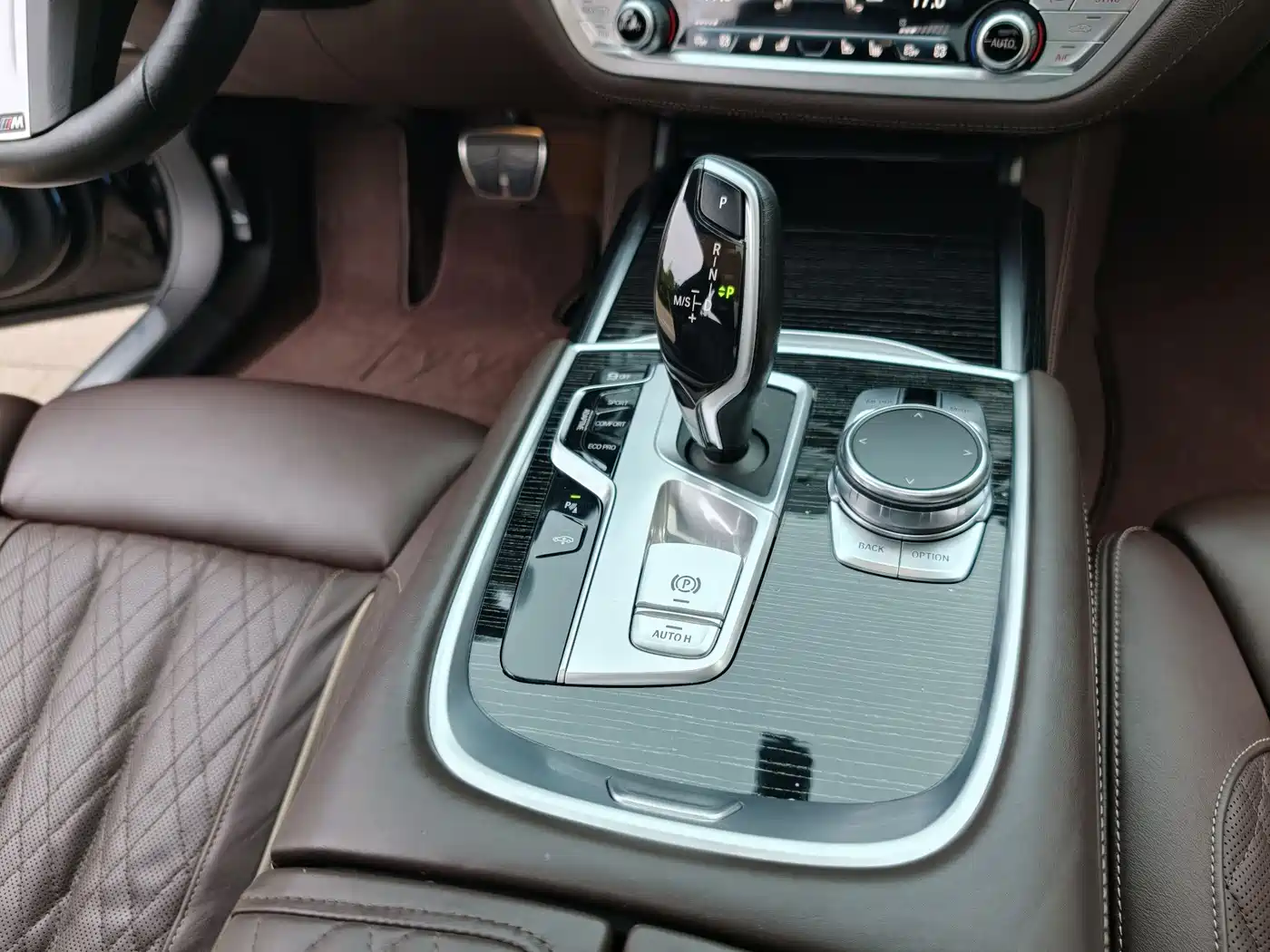 BMW 7 Series 2021 Model 740Li Premium M Sport Package фото 25