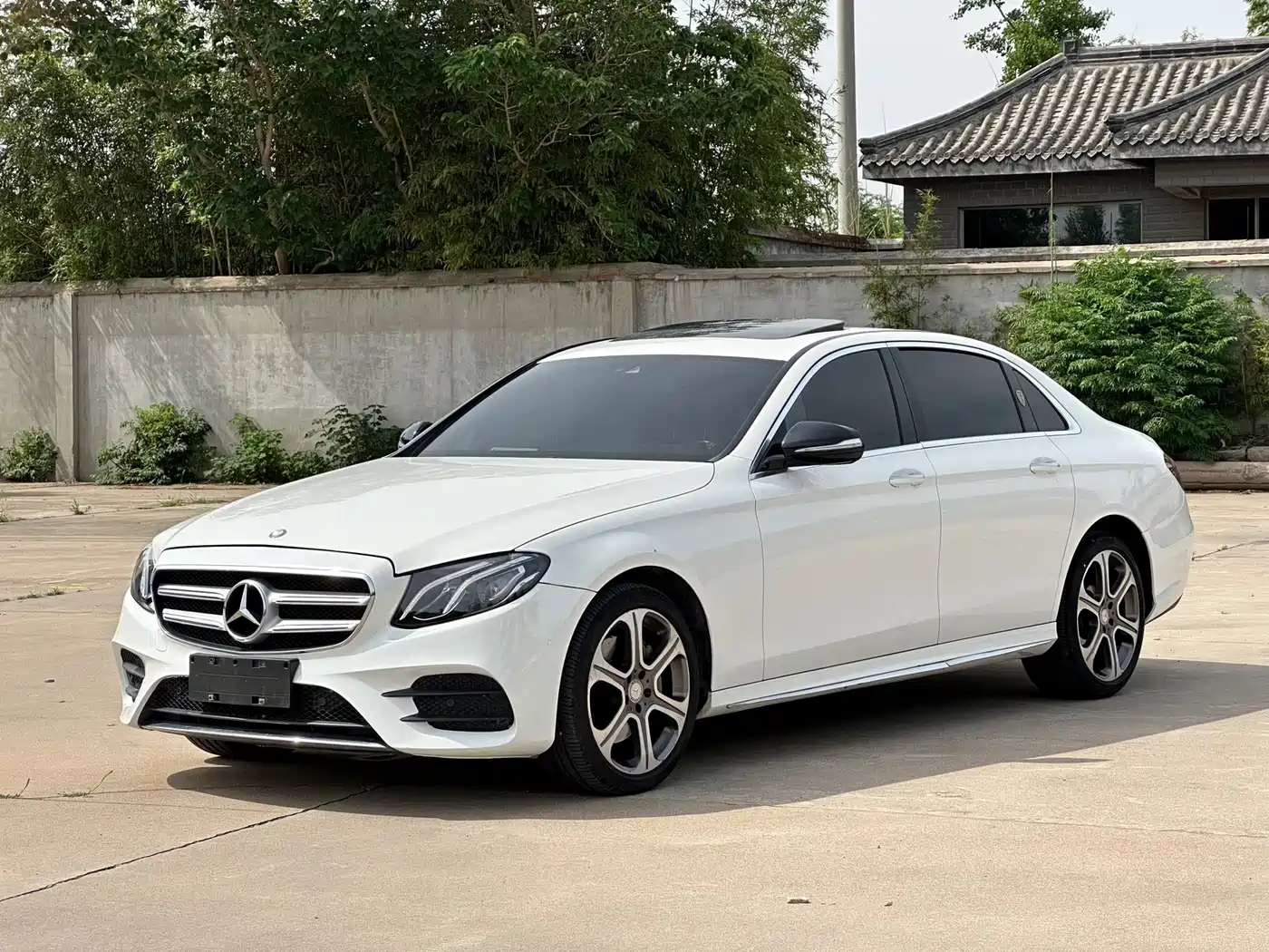 Mercedes-Benz E-Class 2016 E 300 L Sport Fashion Type