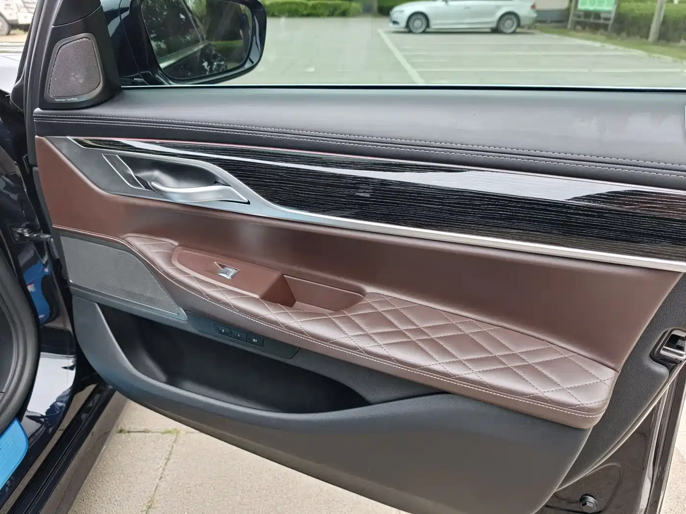 BMW 7 Series 2021 Model 740Li Premium M Sport Package фото 21