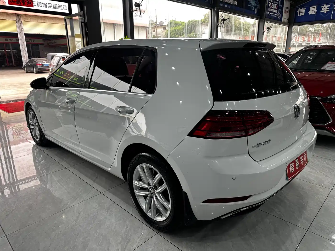 Volkswagen Golf 2018 1.6L Automatic Comfort фото 15