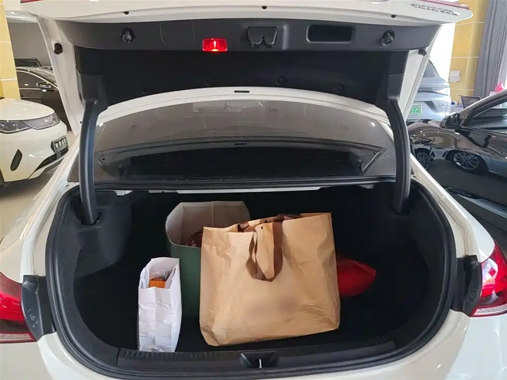 Mercedes-Benz A-Class 2019 A 200 L Sport Sedan фото 19
