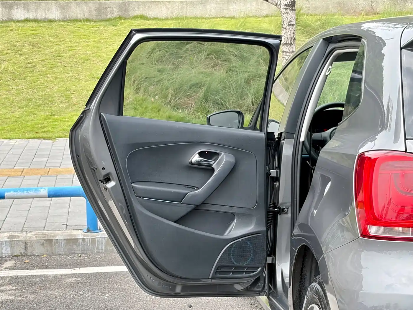 Volkswagen Polo 2014 2013 1.4L Manual Trend Edition