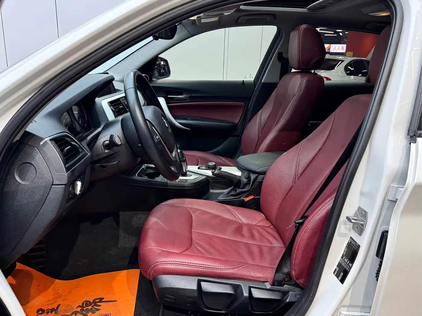 BMW 1 Series (Import) 2018 118i Leading фото 17