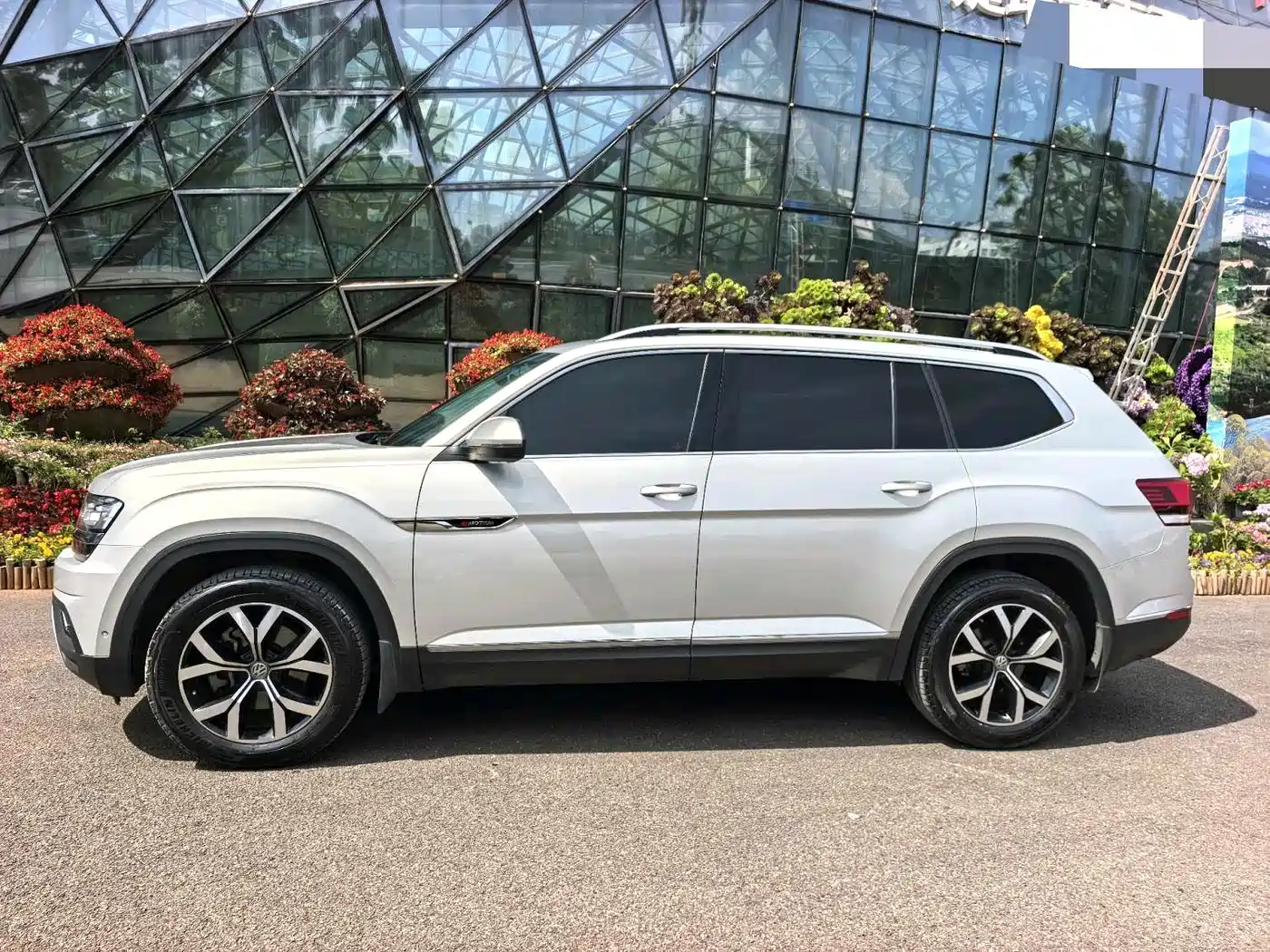 Volkswagen Teramont 2020 380TSI 4WD Luxury Edition China VI фото 3