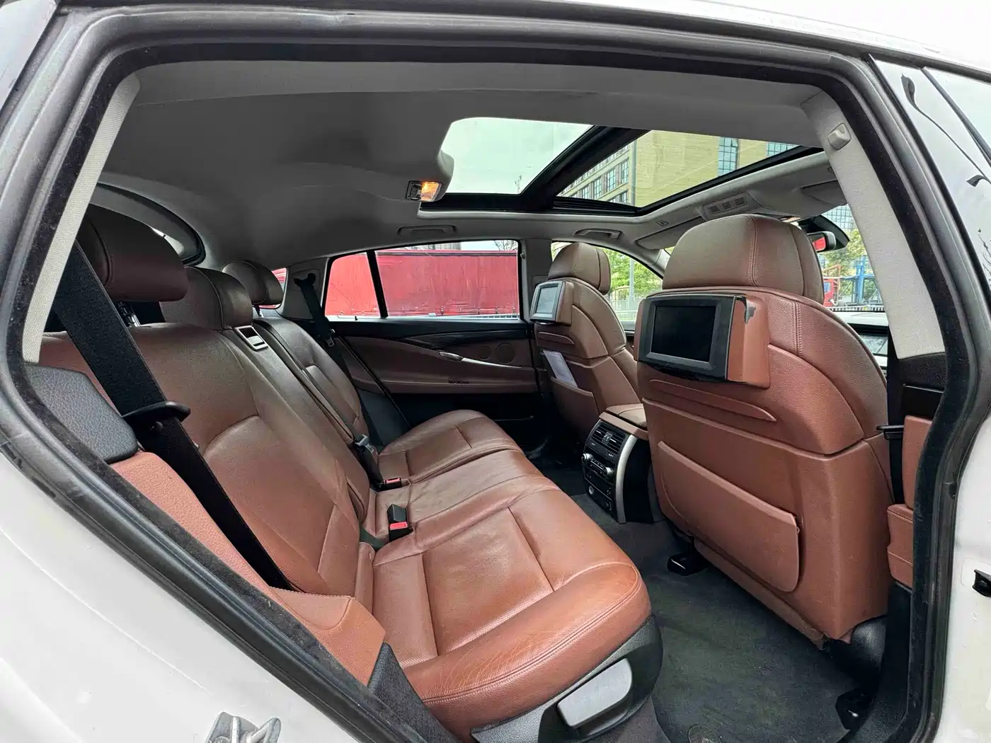 BMW 5 Series GT 2011 535i xDrive Luxury Model фото 11