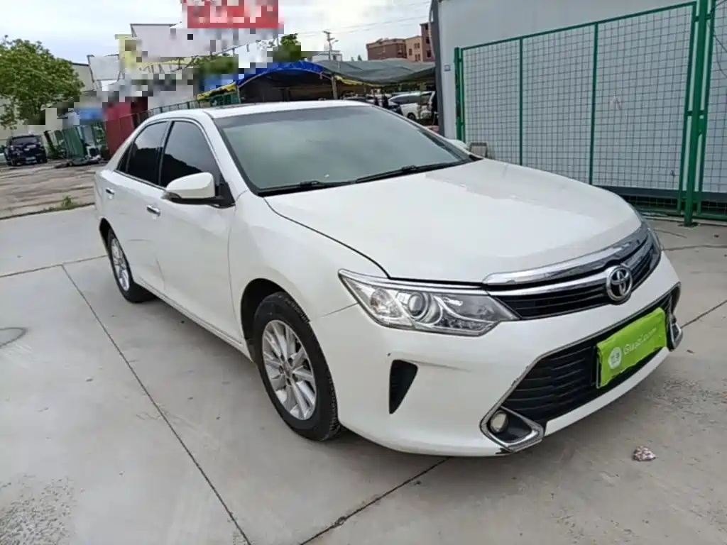 Фото 22 - Toyota Camry