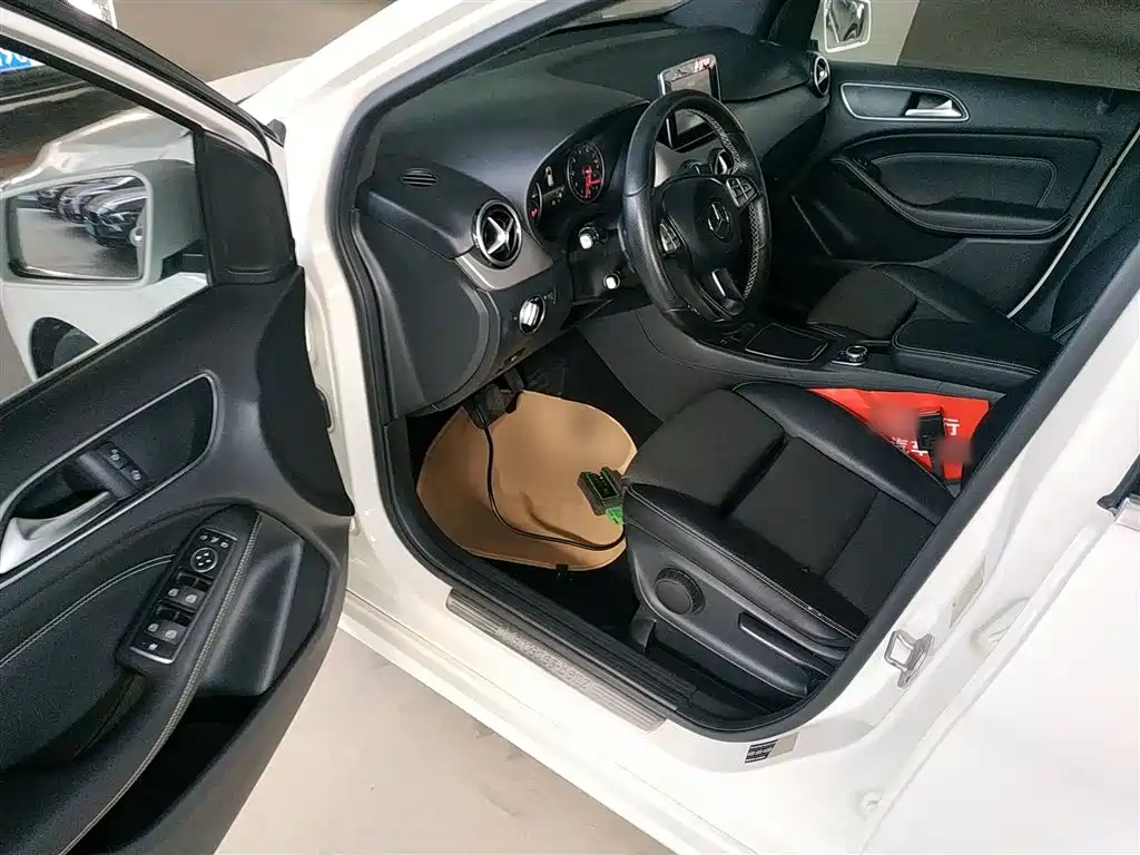 Mercedes-Benz B-Class 2015 B 200 Dynamic фото 13