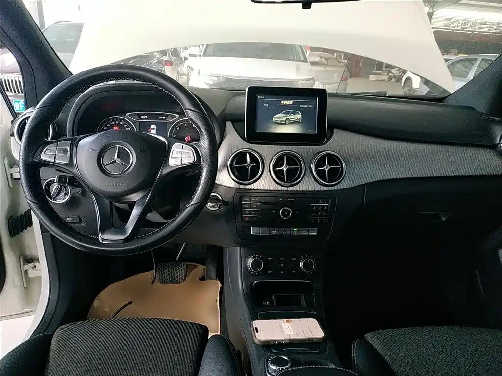Mercedes-Benz B-Class 2015 B 200 Dynamic фото 12