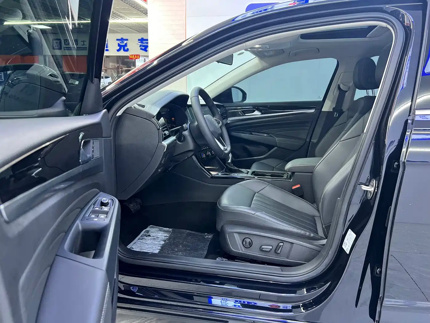Volkswagen Passat 2023 Facelift 280TSI Elite Edition фото 11