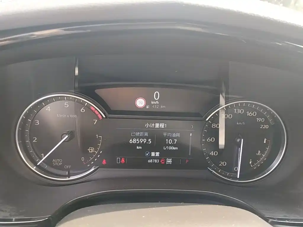 Photo 12 - Cadillac XT6