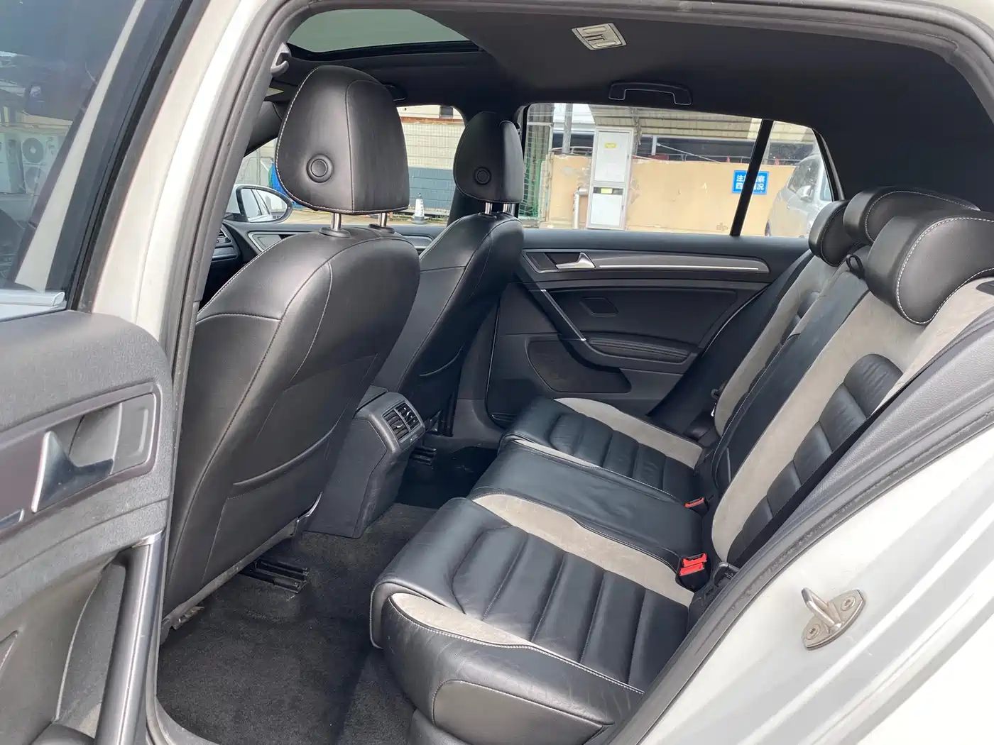Volkswagen Golf 2016 1.4TSI Automatic R-Line фото 15