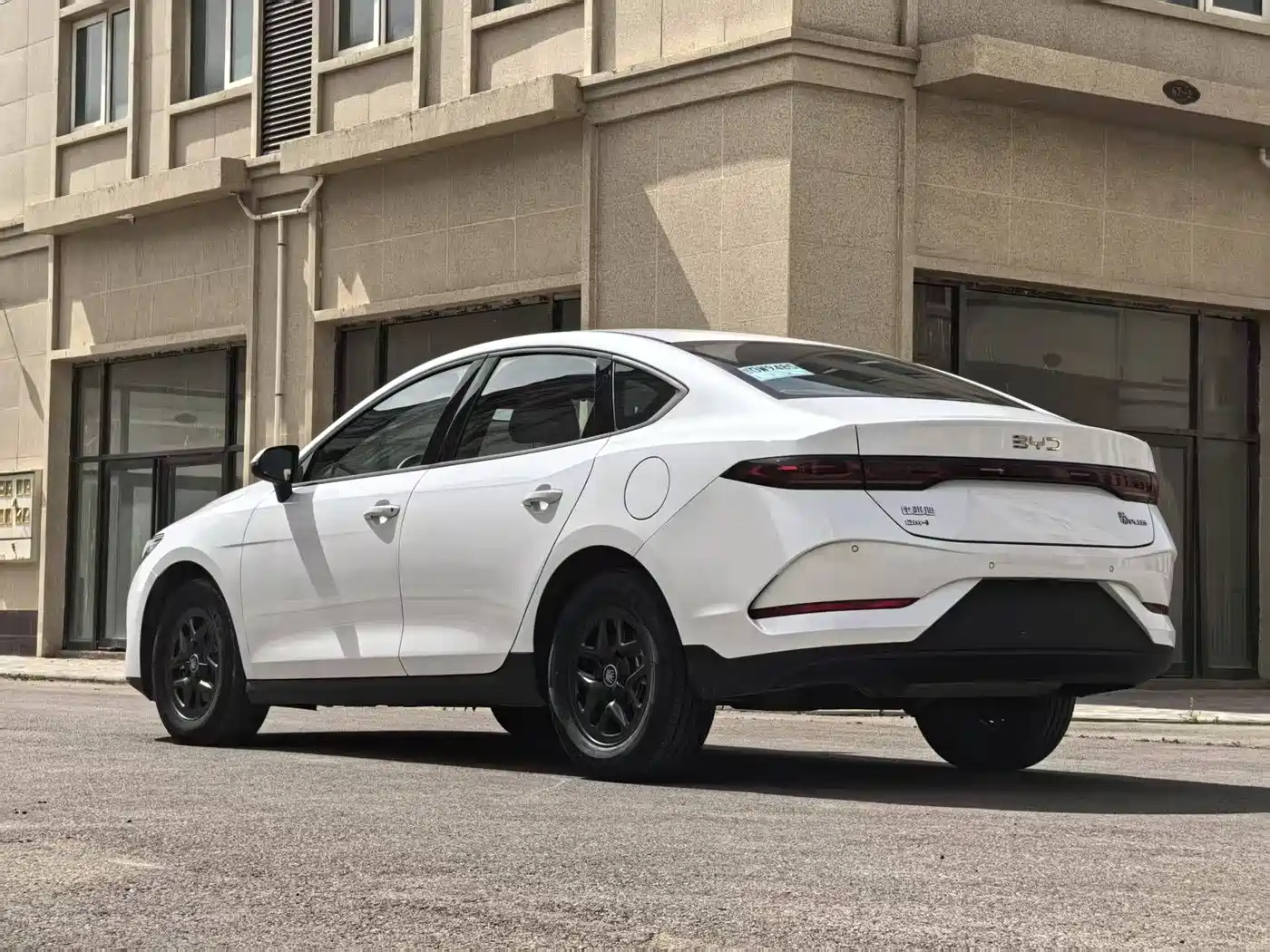 BYD Qin PLUS 2025 DM-i Smart Drive 55KM Leader фото 9