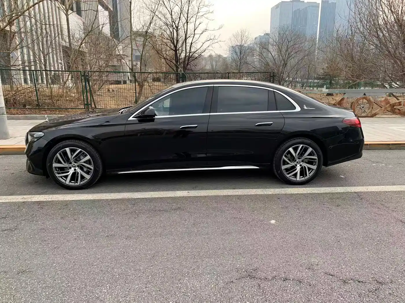 Mercedes-Benz E-Class 2025 E 300 L Fashion фото 7