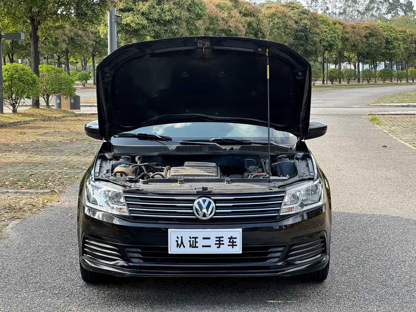 Volkswagen Lavida Tour 2015 1.6L Automatic Trend Edition фото 16