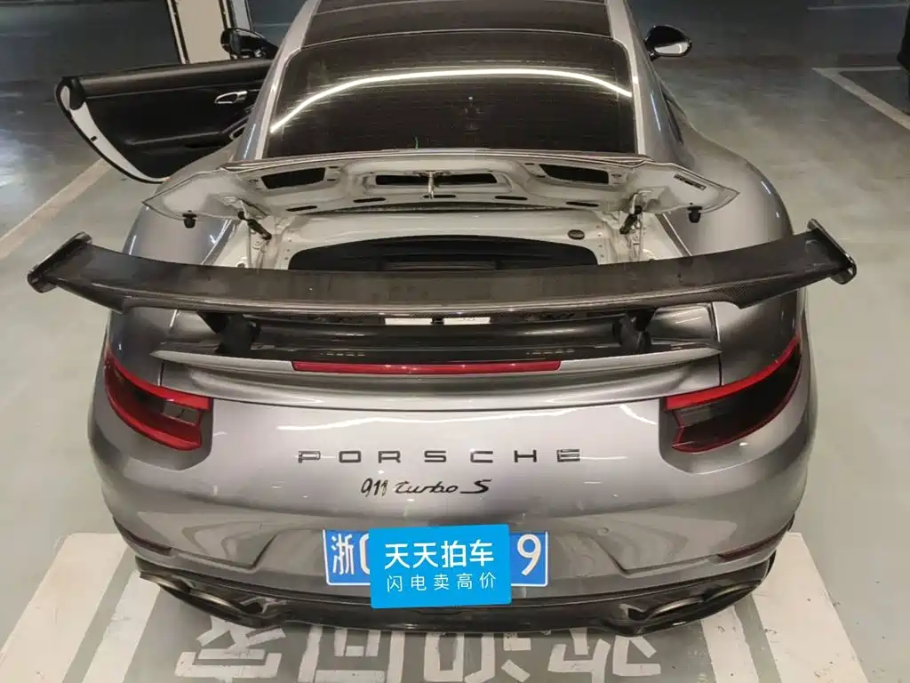 Photo 4 - Porsche 911