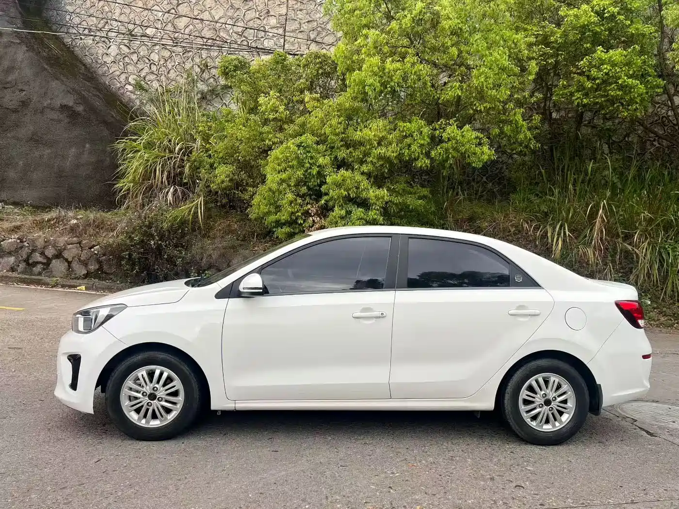 Kia Huan Chi 2017 1.4L Manual Value Intelligent фото 5